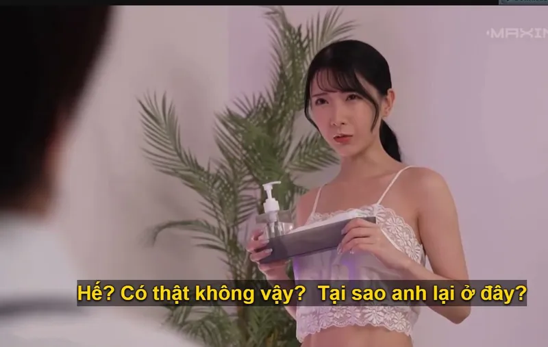 Bé nữ sinh cho chịch không bao mà nhấp mấy cái thanh niên lấy bao đeo vội